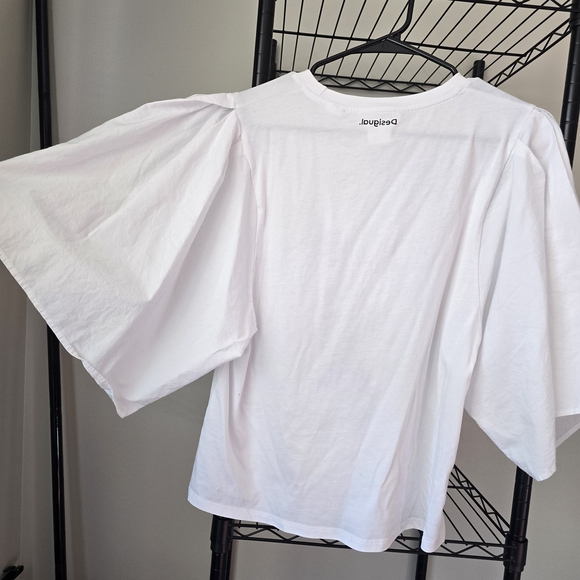 Desigual White Tee with Red and Yellow Accents 100% Cotton Rare 2023 Collection - Picture 5 of 5